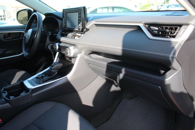 2020 Toyota RAV4 Hybrid LE