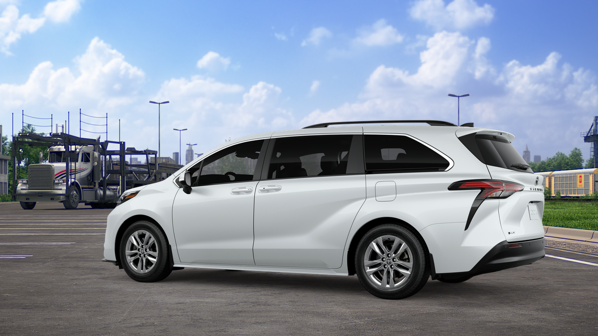 2026 Toyota Sienna XLE